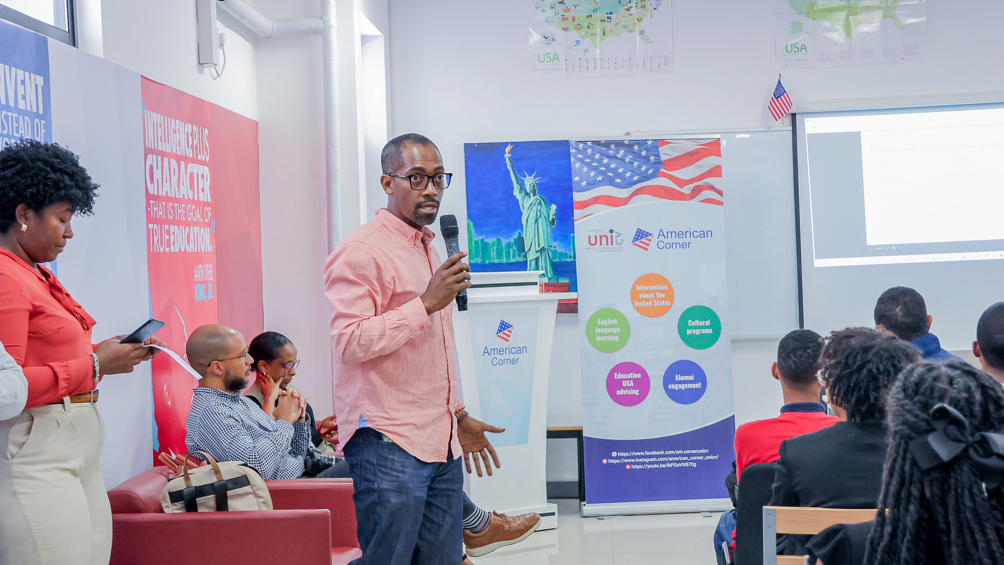 Faculdade de Ciências e Tecnologia acolhe ações de capacitação em Inteligência Artificial e Segurança Digital