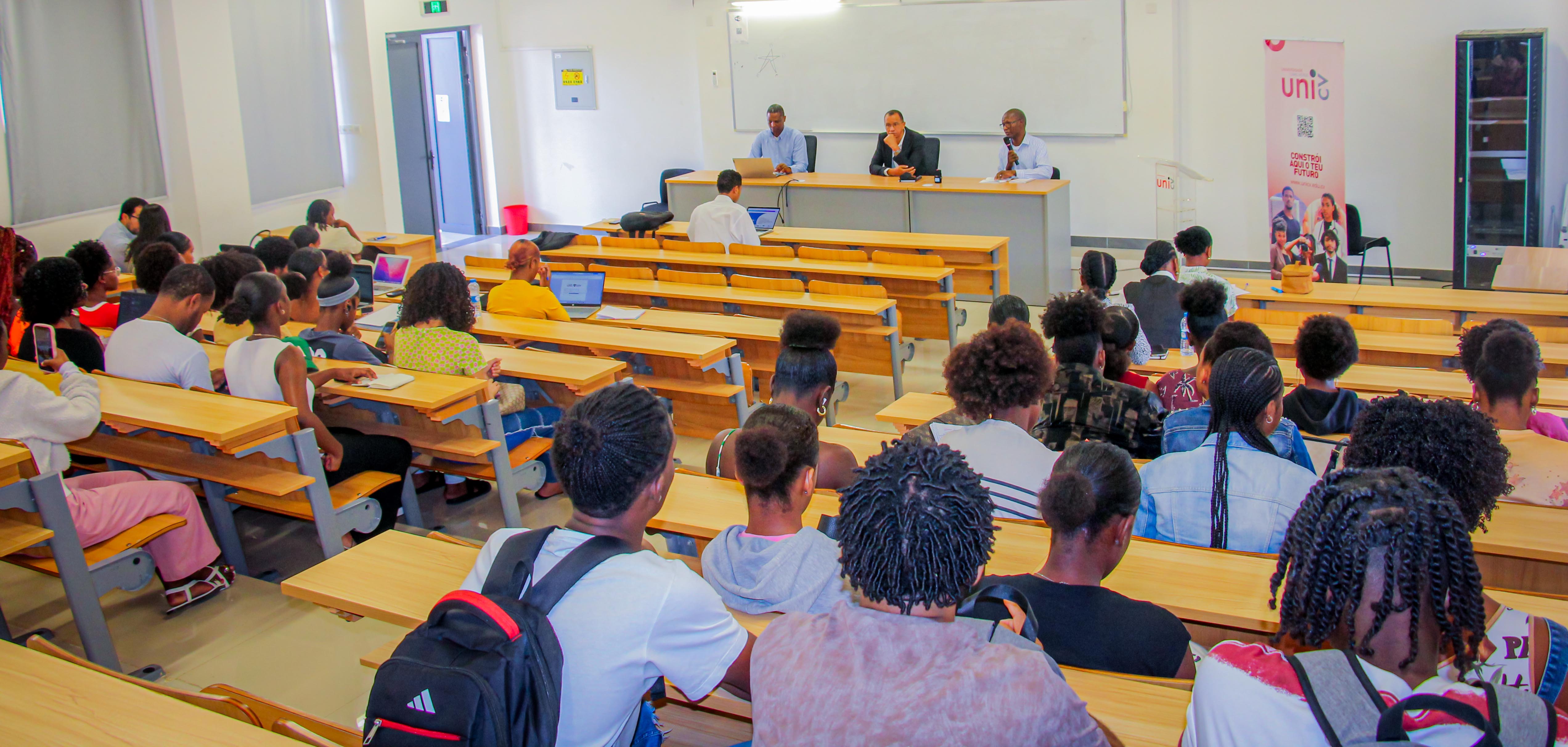 Uni-CV assinala iniciação científica em Ciências da Comunicação e destaca papel da prática na formação