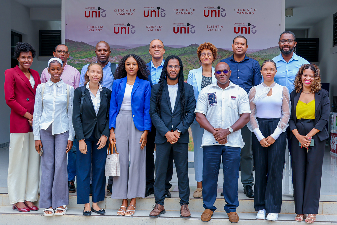 Reitor dá posse aos novos membros do Conselho da Universidade