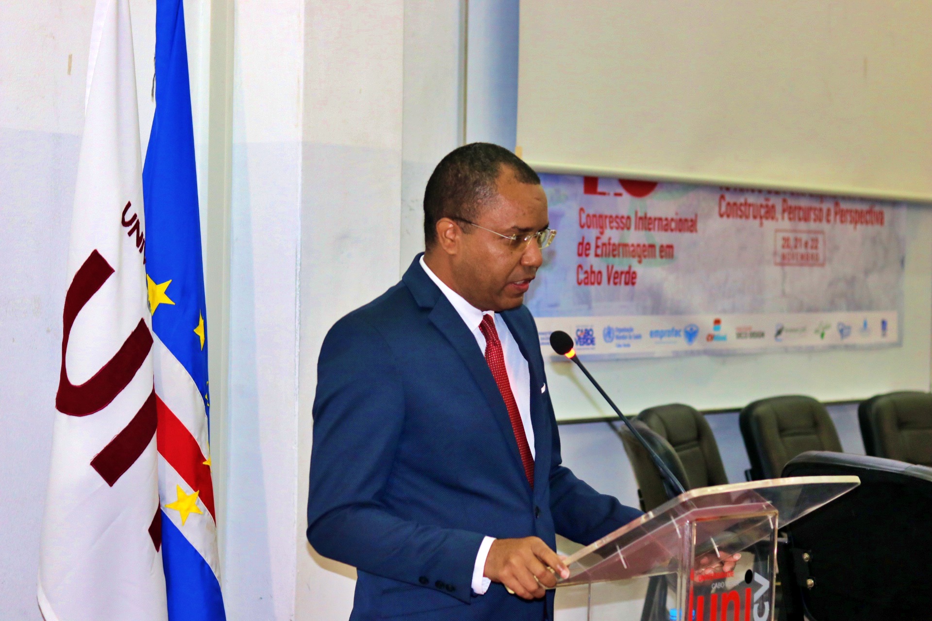 IMG_714013 anos da Universidade de Cabo Verde.JPG