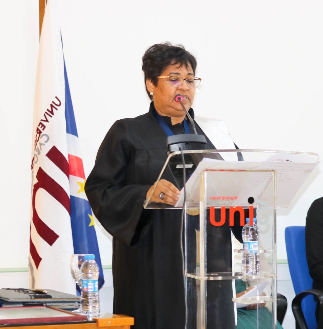 IMG_8494Carlos Reis, antigo Ministro da Educação em Cabo Verde, é Doutor Honoris Causa pela Universidade de Cabo Verde.jpg