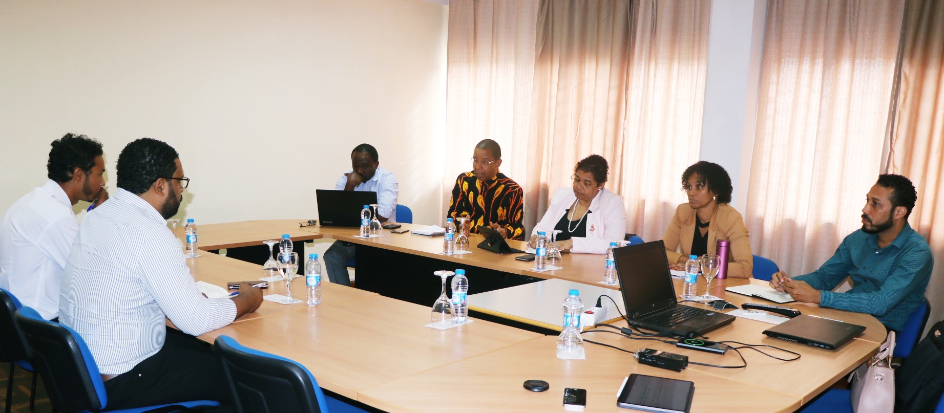 IMG_9038Uni-CV recebe Presidente da Juventude do PAICV.JPG