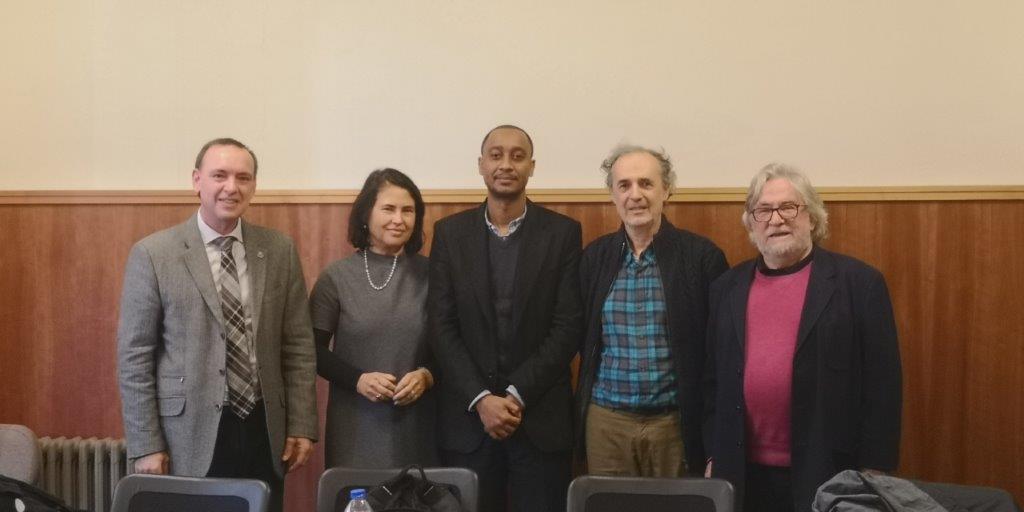 Tribunal Tese EMC Foto 1 (1).jpg