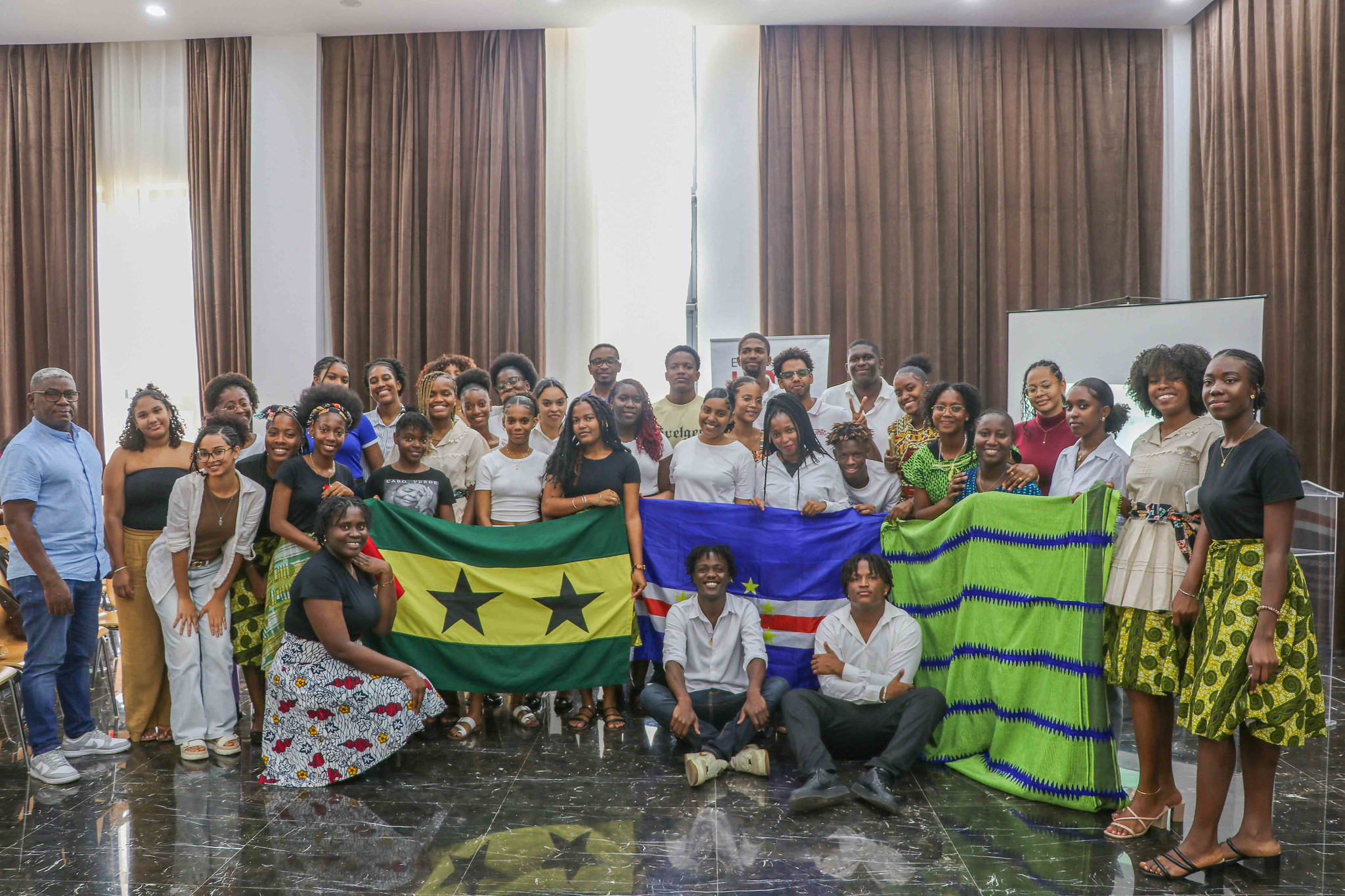 Uni-CV celebra a diversidade linguística e cultural com estudantes da CPLP