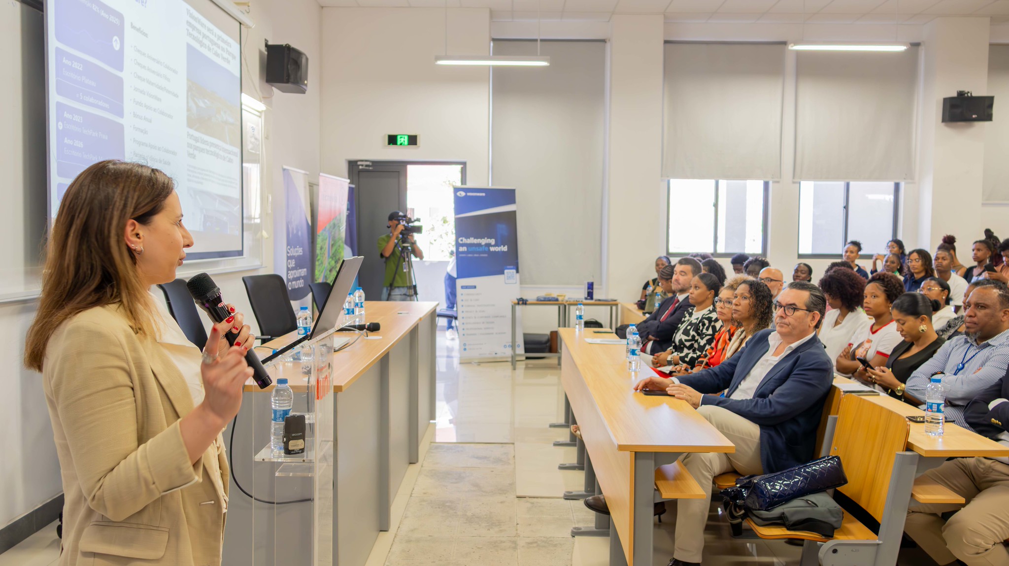 Uni-CV e Conselho Empresarial Portugal-Cabo Verde abrem portas do mercado de trabalho a finalistas na 1.ª Feira de Emprego