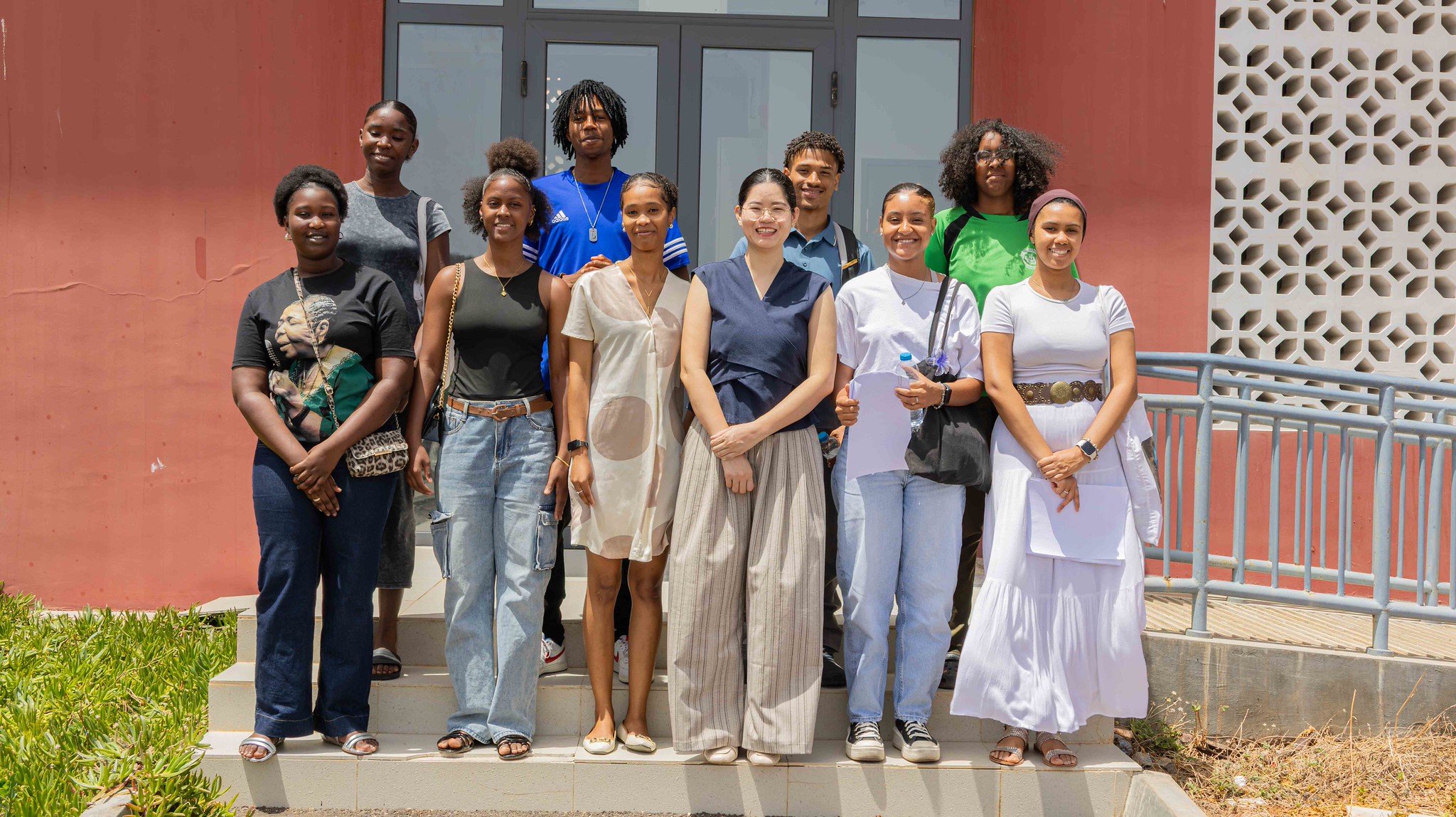 “Vou representar Cabo Verde”: as vozes dos estudantes que partem para a China