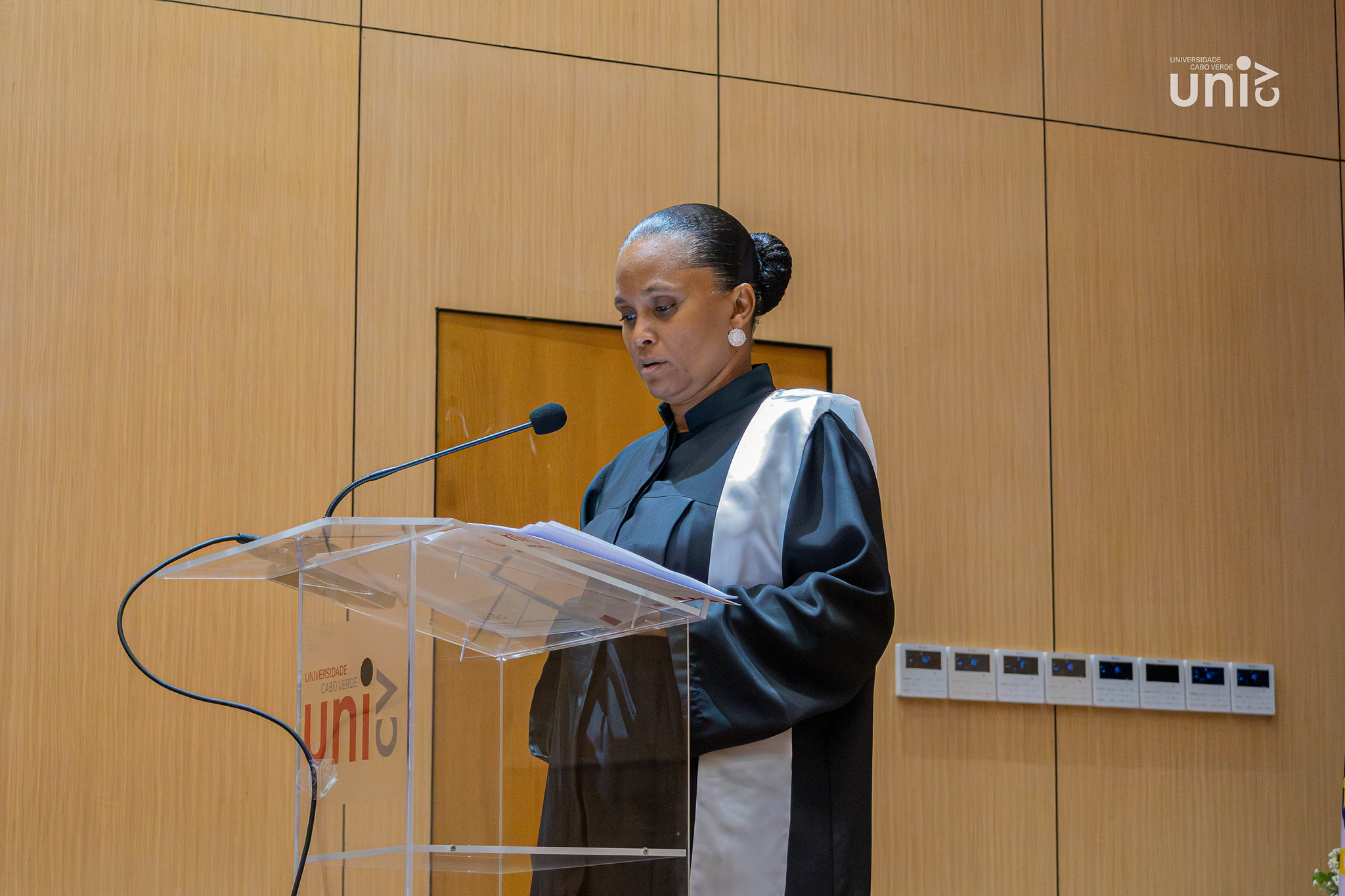 Reitora desafia graduados a colocar conhecimento ao serviço de Cabo Verde