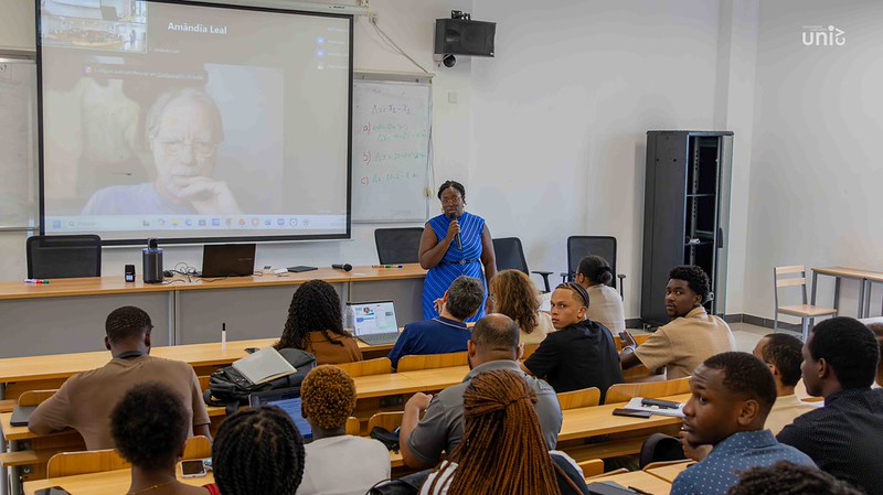 Mia Couto reflete sobre ciência e imaginação na Uni-CV