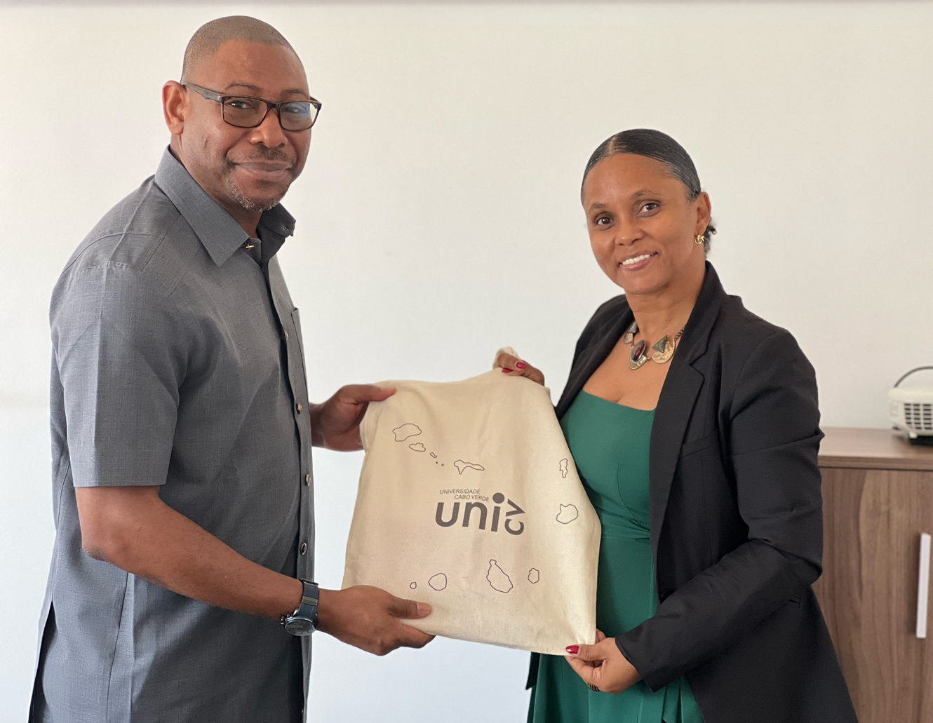 Uni-CV aposta na transição energética com apoio técnico do ECREEE