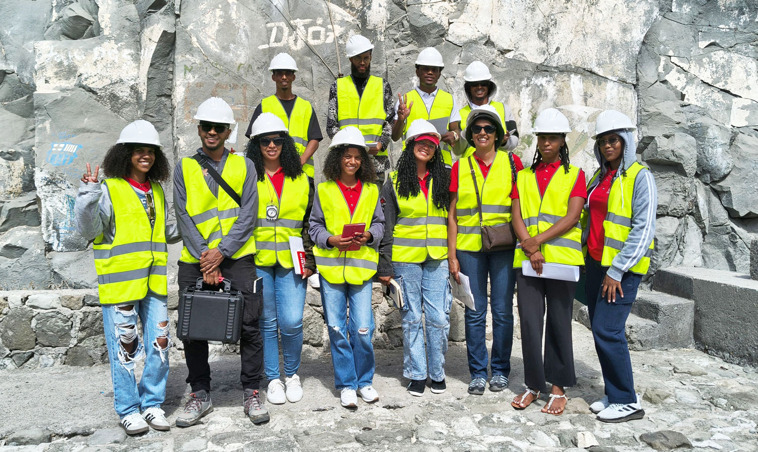 Estudantes de Geologia da Uni-CV realizam visita técnica à Ilha Brava para aprofundar estudos vulcânicos e tectónicos