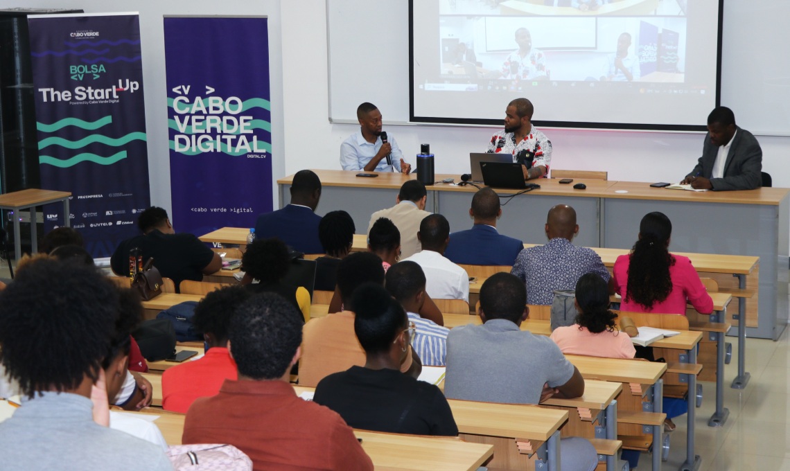 Uni-CV lança programa AfricaOnChain para capacitar jovens em Blockchain e Web3