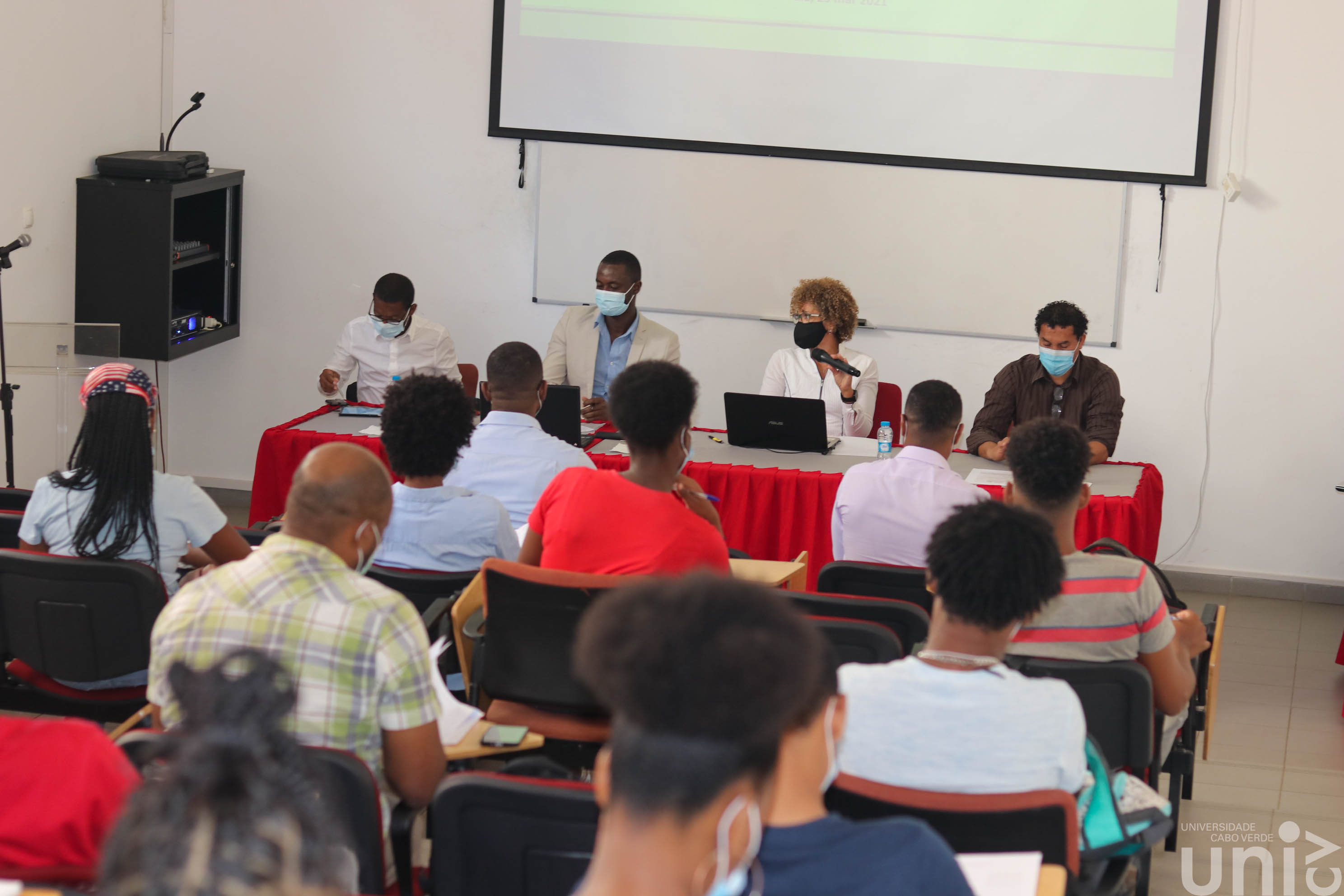 ENG Uni CV organiza 1º edição do seminário de Investigação em Educação Financeira