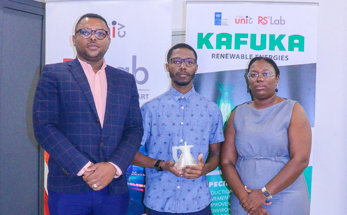 Uni-CV-e-PNUD-Cabo-Verde-premiam-estudantes-vencedores-do-concurso-de-design-KAFUKA.jpg